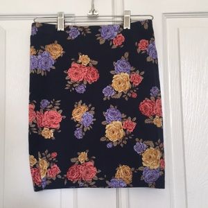 Juniors floral pencil skirt